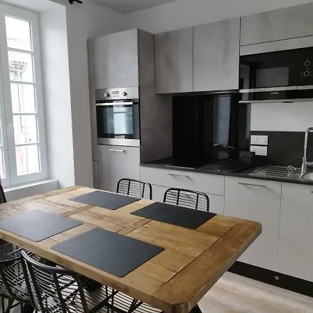 Le St Louis 5 2 Pièces * La Rochelle (Charente-Maritime)